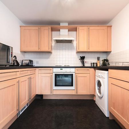 Best Price! Large Spacious 2 Bed Apartment - King Size Or Single Beds, Sofabeds, Smart Tvs, Free Parking Southampton Ngoại thất bức ảnh