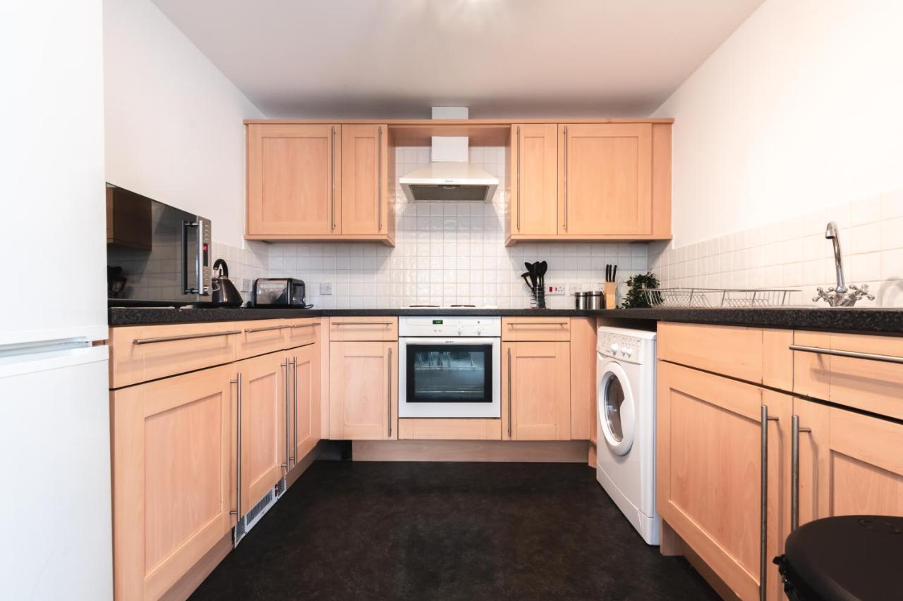 Best Price! Large Spacious 2 Bed Apartment - King Size Or Single Beds, Sofabeds, Smart Tvs, Free Parking Southampton Ngoại thất bức ảnh