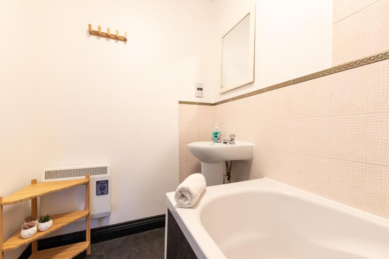 Best Price! Large Spacious 2 Bed Apartment - King Size Or Single Beds, Sofabeds, Smart Tvs, Free Parking Southampton Ngoại thất bức ảnh