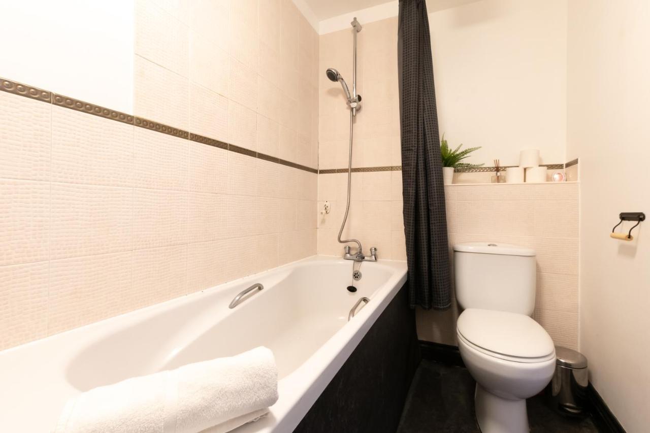 Best Price! Large Spacious 2 Bed Apartment - King Size Or Single Beds, Sofabeds, Smart Tvs, Free Parking Southampton Ngoại thất bức ảnh