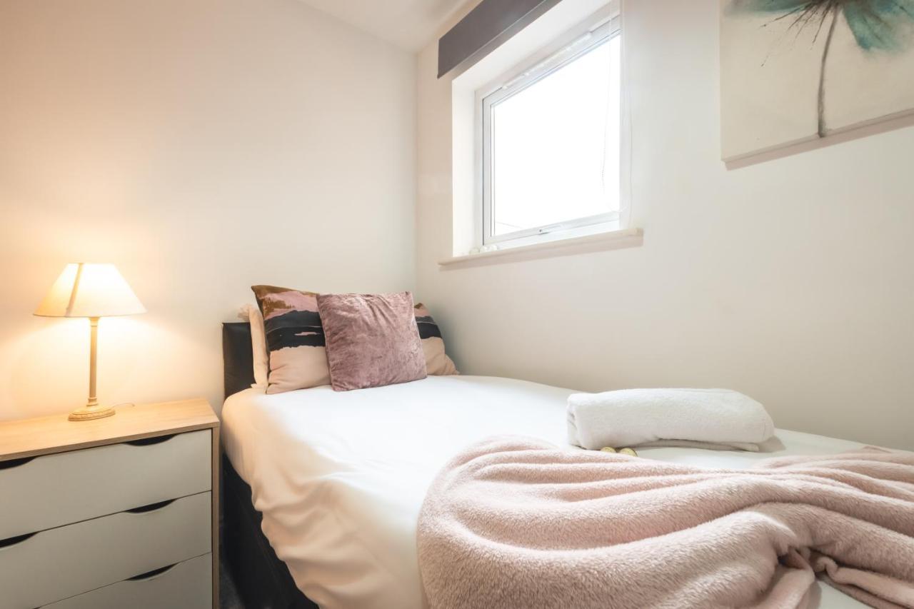 Best Price! Large Spacious 2 Bed Apartment - King Size Or Single Beds, Sofabeds, Smart Tvs, Free Parking Southampton Ngoại thất bức ảnh